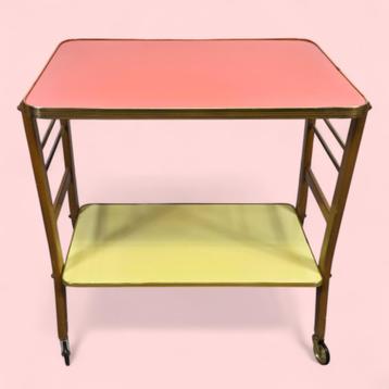 60's bijzettafel pastel roze formica beschikbaar voor biedingen