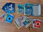 Pokemon bewaarblikje gevuld met 30 kaarten (2 glimmend), Ophalen of Verzenden, Zo goed als nieuw, Meerdere kaarten, Foil