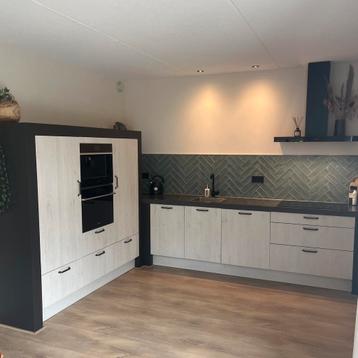 Nette Steinhaus keuken uit 2019 beschikbaar voor biedingen
