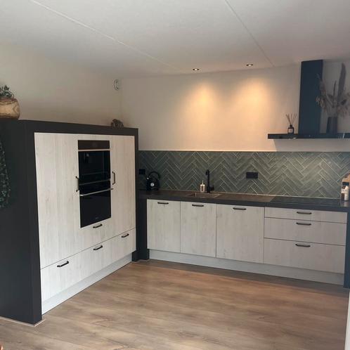 Nette Steinhaus keuken uit 2019, Huis en Inrichting, Keuken | Complete keukens, Gebruikt, Hoekkeuken, Overige kleuren, Kunststof