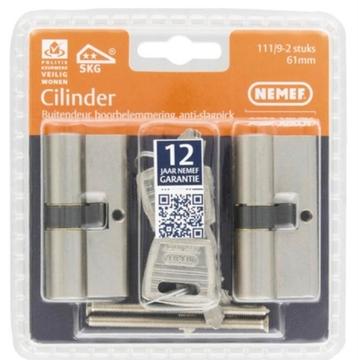 Nemef  111/9  2 cilinders  gelijksluitend  nieuw €25 beschikbaar voor biedingen
