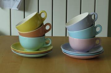Vintage California 6 Kop en Schotels Pastel beschikbaar voor biedingen