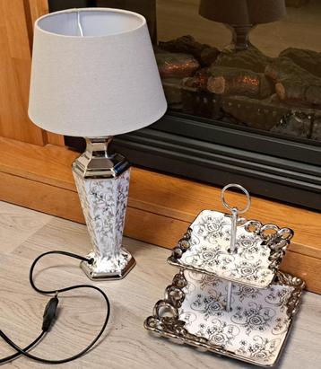 te koop hoge schemerlamp en stenen 2 lagen schaal nieuw beschikbaar voor biedingen
