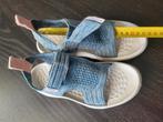 Sandalen licht blauw maat 34 elastisch met klittenband, Ophalen of Verzenden, Zo goed als nieuw