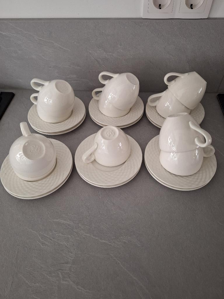 Kop en Schotel 11x, Huis en Inrichting, Keuken | Servies, Zo goed als nieuw, Kop(pen) en/of Schotel(s), Overige stijlen, Porselein