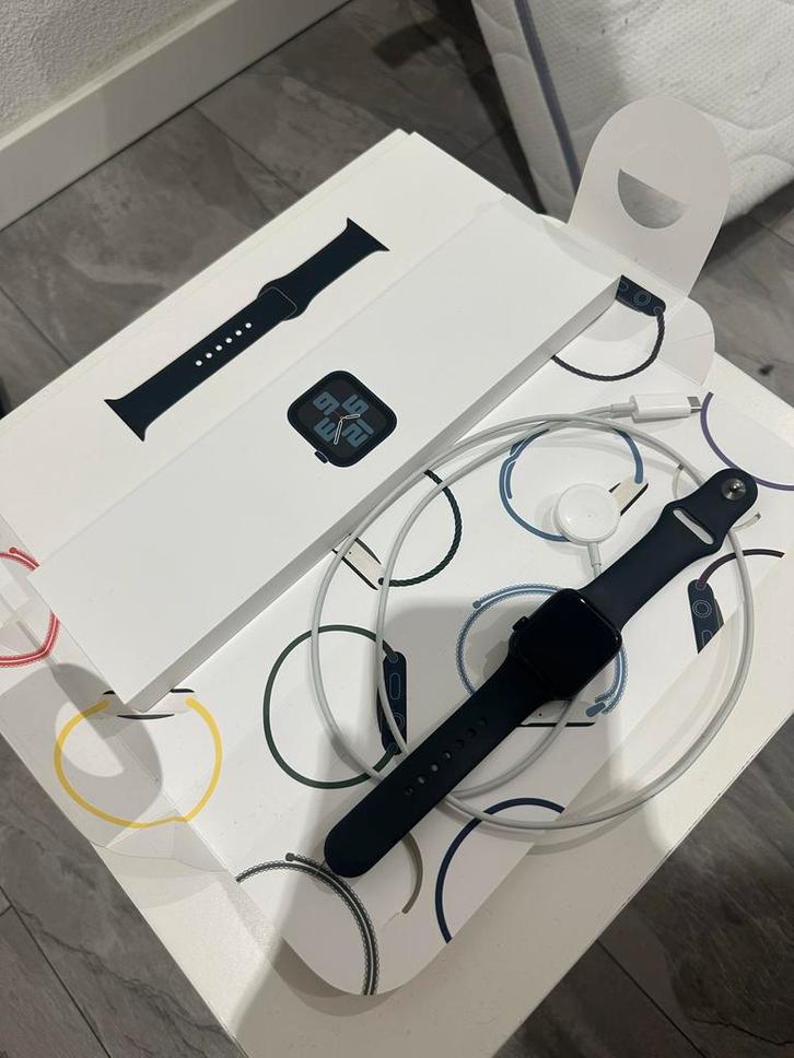 Apple Watch SE 40mm - Perfecte Smartwatch!, Sieraden, Tassen en Uiterlijk, Smartwatches, Gebruikt, iOS, Blauw, Afstand, Calorieverbanding