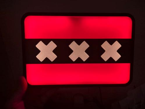 Unieke LED-lamp – Amsterdamse Vlag, Verzamelen, Sportartikelen en Voetbal, Nieuw, Overige typen, Buitenlandse clubs, Ophalen of Verzenden