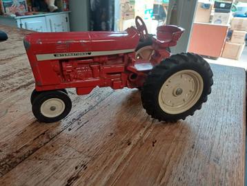 ERTL tractor 1:16 beschikbaar voor biedingen