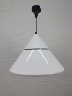 Vintage hanglamp 'Pyramide'. Lamp wit metaal., Huis en Inrichting, Lampen | Hanglampen, Ophalen of Verzenden, ., ., .