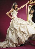 Goudkleurige trouwjurk. Maat 38 - Nieuw, Ophalen of Verzenden, Nieuw, Overige kleuren, Trouwjurk