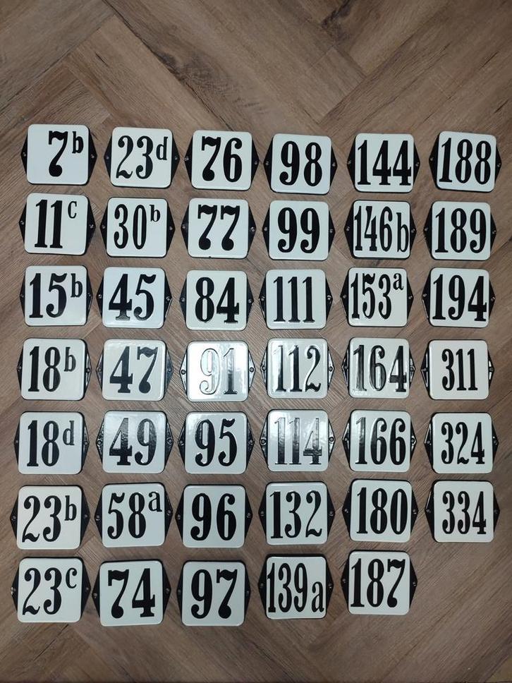 Emaille huisnummers wit-zwart, Antiek en Kunst, Antiek | Emaille, Ophalen of Verzenden