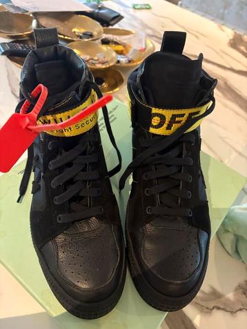 Off White High Top Sneakers Zwart 43 beschikbaar voor biedingen