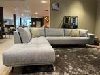 Luxe hoekbank in grijze stof – Passe Partout, Ophalen, Sommelsdijkse haven 19, Info@vissermeubelen.nl, Hoekbank