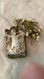 Antiek kindje jezus in kripje, Ophalen of Verzenden