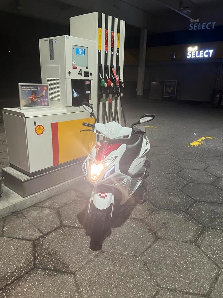 AGM Eagle R8 Scooter - Bouwjaar 2015, Fietsen en Brommers, Snorfietsen en Snorscooters, Gebruikt, Overige merken, Benzine, Ophalen