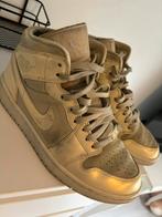 Nike air Jordan goudkleurig maat 40, Gedragen, Ophalen of Verzenden, Sneakers of Gympen, Nike