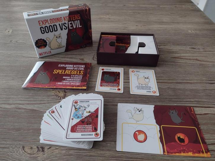 Exploding Kittens Good v.s. Evil. Zo goed als nieuw, Hobby en Vrije tijd, Gezelschapsspellen | Kaartspellen, Zo goed als nieuw