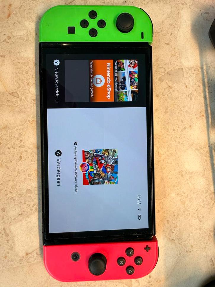 Nintendo Switch Oled + 13 Spellen, Spelcomputers en Games, Games | Nintendo Switch, Gebruikt, Overige genres, 3 spelers of meer