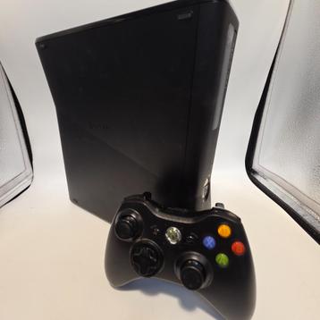 Microsoft Xbox 360 S Model 1439 - Goede staat - 1 Controller beschikbaar voor biedingen