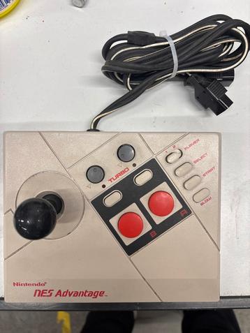 Nintendo NES Advantage Controller beschikbaar voor biedingen