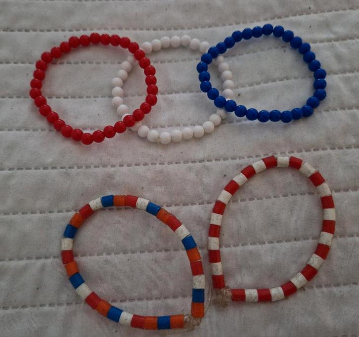 5 armbanden kralen koningsdag rood wit blauw oranje sieraden, Sieraden, Tassen en Uiterlijk, Armbanden, Zo goed als nieuw, Kunststof of Plastic