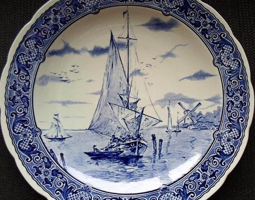 Wandbord met zeilschip. For Royal Sphinx by Boch. Holland, Antiek en Kunst, Antiek | Wandborden en Tegels, Ophalen of Verzenden