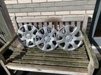 Originele Peugeot 107 wieldoppen 14 inch, Auto diversen, Wieldoppen, Ophalen, Gebruikt