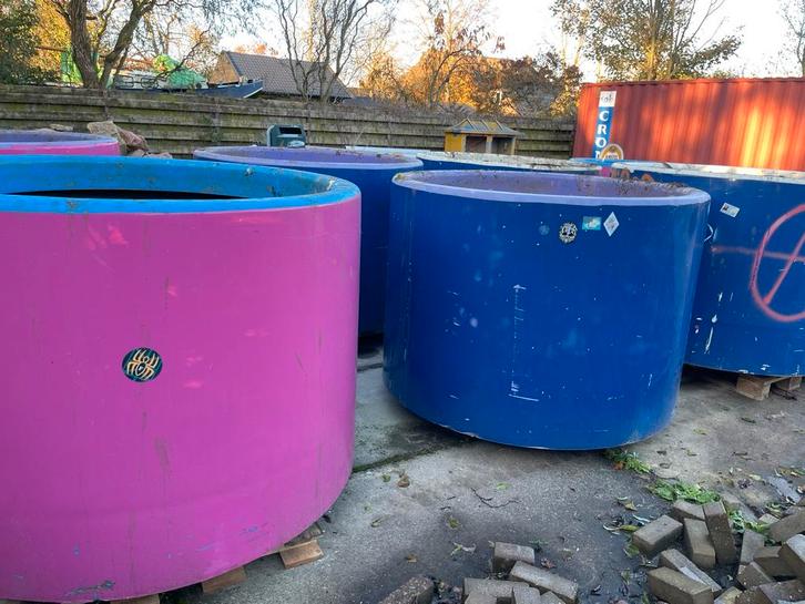 Mega bloembak, Tuin en Terras, Bloembakken en Plantenbakken, Zo goed als nieuw, Rond, Ophalen