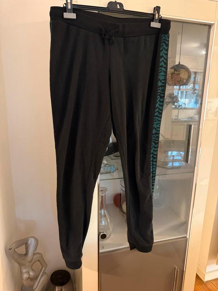Zwarte joggingbroek met details Supertrash maat 44, Kleding | Dames, Broeken en Pantalons, Zo goed als nieuw, Maat 42/44 (L), Zwart