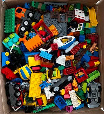 DUPLO, heel veel DUPLO...zo'n 24 kg., dus veel DUPLO... beschikbaar voor biedingen