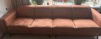 Cognac kleurige 4 persoons bank., Huis en Inrichting, Banken | Bankstellen, Ophalen, 250 tot 300 cm, Zo goed als nieuw, Rechte bank