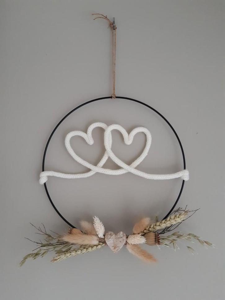 Metalen ring hartjes met droogbloemen, Huis en Inrichting, Woonaccessoires | Kransen, Nieuw, Ophalen of Verzenden