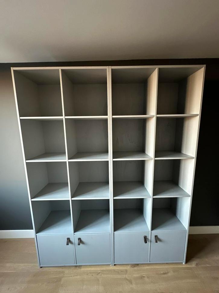 Houten boekenkast VTwonen betongrijs, Huis en Inrichting, Kasten | Boekenkasten, Gebruikt, 150 tot 200 cm, 200 cm of meer, 25 tot 50 cm