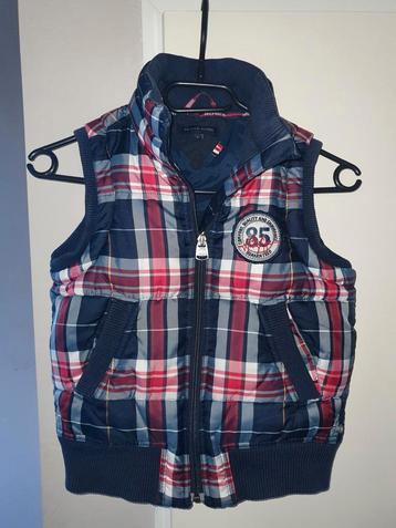 TOMMY HILFIGER bodywarmer! maat 116 beschikbaar voor biedingen