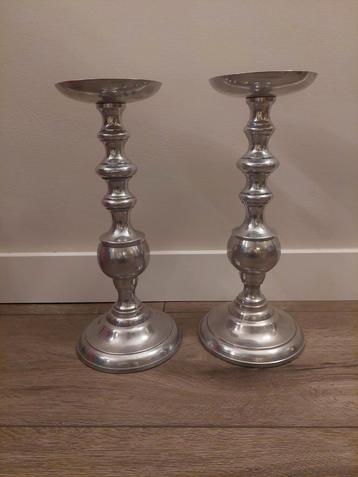 Set van 2 vintage kandelaars beschikbaar voor biedingen