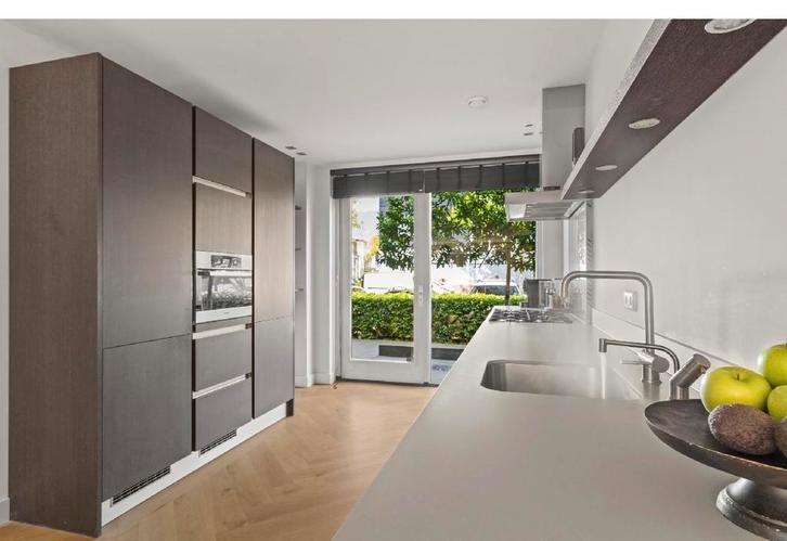 Complete parallel keuken met MIELE en Quooker, Huis en Inrichting, Keuken | Complete keukens, Zo goed als nieuw, Dubbelwandige keuken