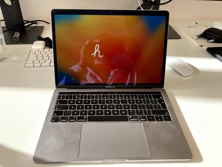 MacBook Pro 13-inch (2019), Computers en Software, Apple Macbooks, Gebruikt, MacBook Pro, 13 inch, 2 tot 3 Ghz, 256 GB, 8 GB, Qwerty