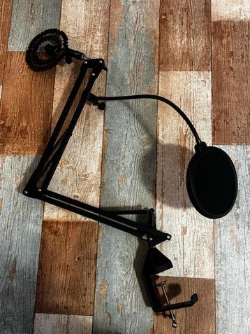Microfoon Set met Arm en Popfilter beschikbaar voor biedingen