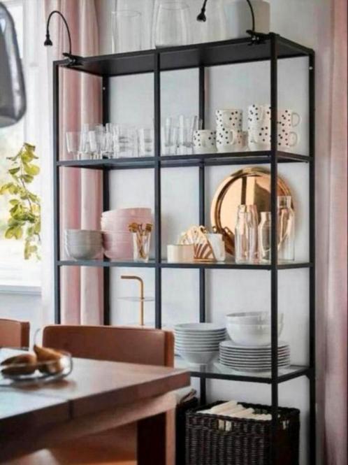 Zwarte Metalen Stellingkast Met Glasplaten. Zgan., Huis en Inrichting, Kasten | Stellingkasten, Zo goed als nieuw, Ophalen of Verzenden