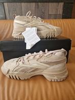 REEBOK CLUB C CARDI B  V2, Verzenden, Beige, Nieuw, Sneakers of Gympen
