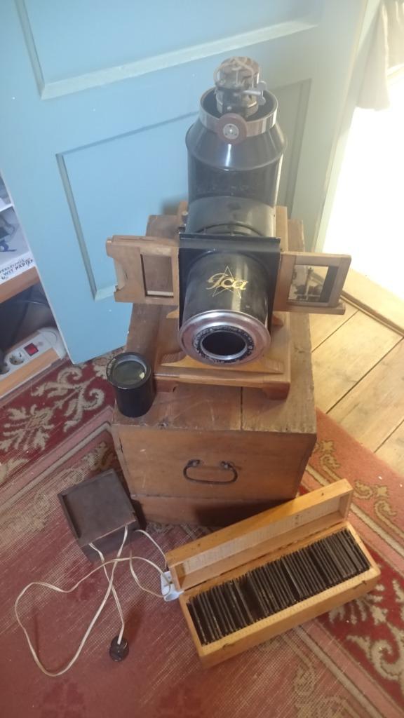 Vintage projector met dia's, Audio, Tv en Foto, Diaprojectors, Gebruikt, Ophalen