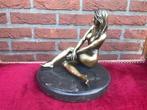 zittend naakt, licht erotisch bronzen beeld, Ophalen of Verzenden