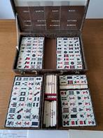Mahjong Mahjongg - groene koffer - kunststof/ bamboe stenen, Hobby en Vrije tijd, Gezelschapsspellen | Bordspellen, Ophalen of Verzenden