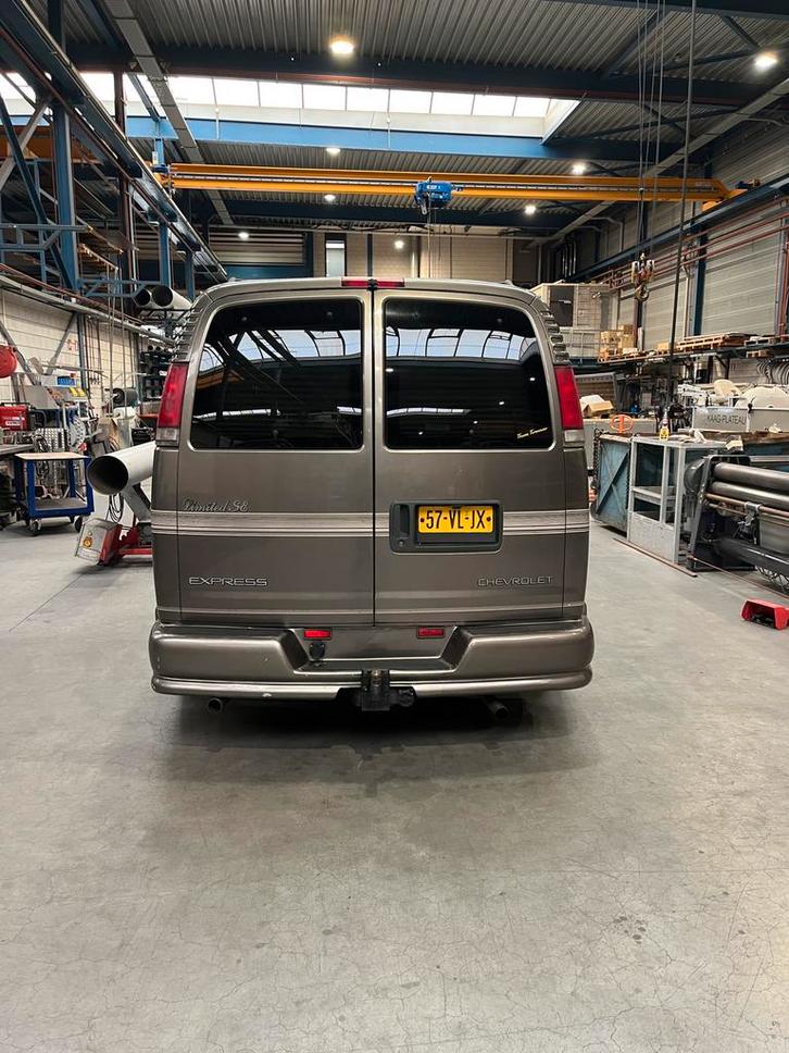 Chevrolet Express 1500 5.7 V8 Grijs Kenteken Youngtimer, Auto's, Bestelauto's, Particulier, Airbags, Airconditioning, Bluetooth
