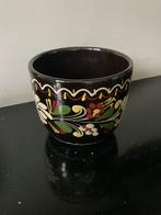 Hongaars aardewerk bloempot zwarte ondergrond, genummerd 1, Ophalen of Verzenden