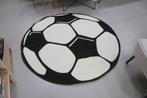 Leuk rond vloerkleed kinderkleed voetbal Ø150 cm., Rond, Ophalen of Verzenden, 100 tot 150 cm, 100 tot 150 cm