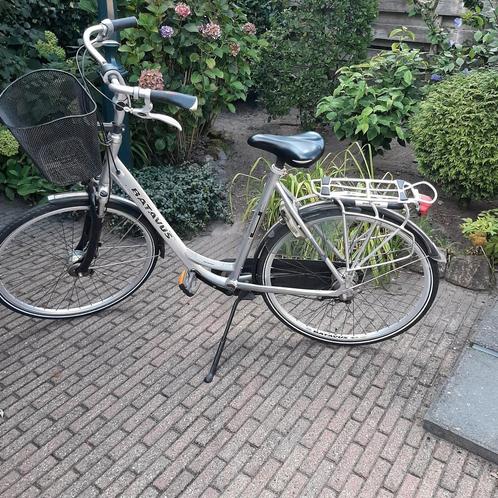 BATAVUS INTERMEZZO 8VERSNELLINGEN IZGST, Fietsen en Brommers, Fietsen | Dames | Damesfietsen, Zo goed als nieuw, Batavus, 56 cm of meer