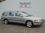 Volvo V70 2.4 AUTOMAAT ZEER NETJES DEALEROND NL-AUTO, Auto's, Automaat, Zwart, Leder en Stof, Beige