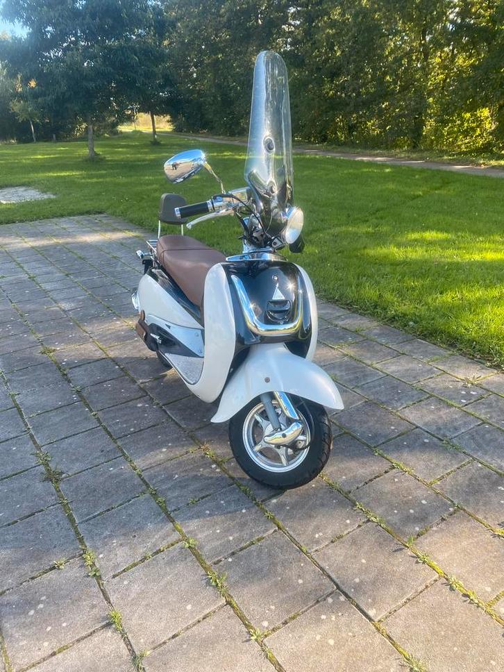 Turbho RG-50 Retro Scooter - Nette Staat!, Fietsen en Brommers, Snorfietsen en Snorscooters, Gebruikt, Overige merken, Benzine