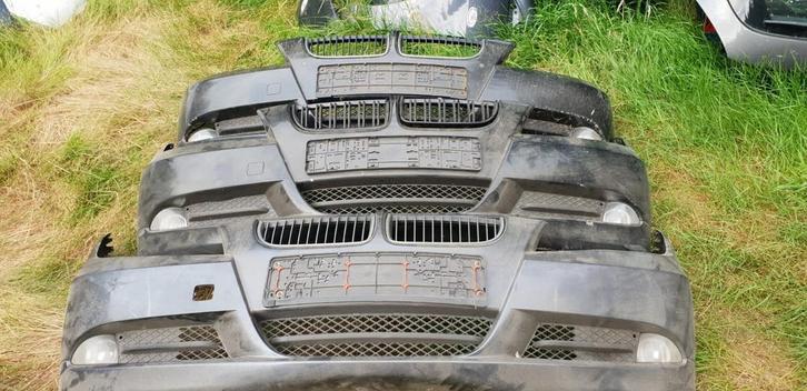 BMW 3SERIE E90 VOORBUMPER  3 KEER  BJ 2007, Auto-onderdelen, Carrosserie en Plaatwerk, Bumper, Voor, Gebruikt, Ophalen of Verzenden